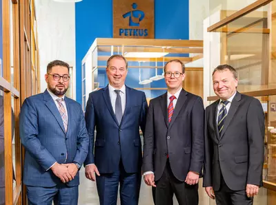 Von links: Dr. Khaled Raed, Mark Scholze, Henning Höppner, Dr. Felix Bosse Von links: Dr. Khaled Raed, Mark Scholze, Henning Höppner, Dr. Felix Bosse